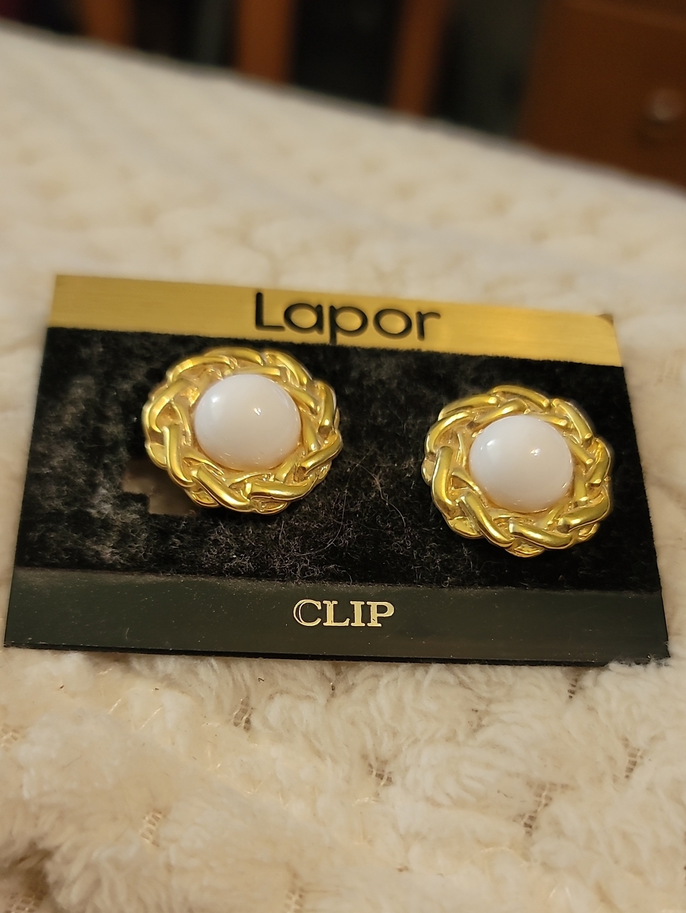 Sears Gold-Tone Clip On Earrings with White Faux Pearl Centre (47)